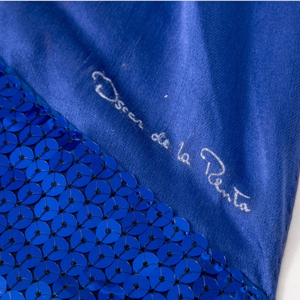 OSCAR DE LA RENTA -  ROYAL BLUE SEQUIN SCARF 100% Silk